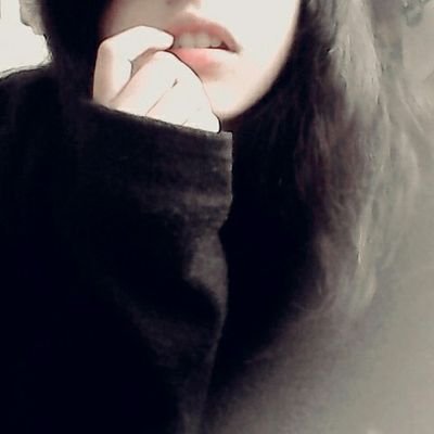 Hola, soy una tipa locamente enamorada de BTS, me encanta el K-Pop, me gusta dibujar, y amo las galletas :'3