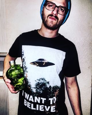 Tradderday's profile picture. Black Mesa won't hire me. Advertising is what I love. #earlyadopter #stopstockpics #mathmen #digitaldetective Insta: @traddgedy