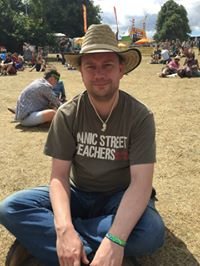 Fallensawbo's profile picture. 48 years old, loves footy (spurs and stevenage),essex cricket club, music, and tv. 
Guilty pleasures are WWE and watching neighbours.