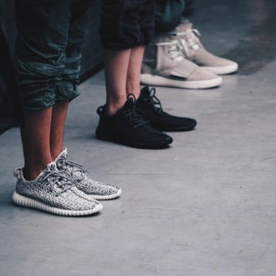 We are the true website for yeezy boosts. We are giving the first 200 pair away for free! Just click the link in bio, & download 2 apps ↙️↙️↙️