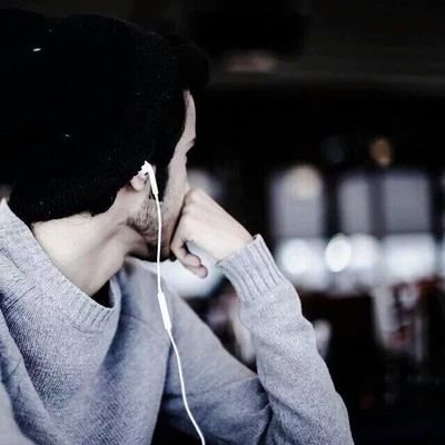 ﴿ اللهم اغفِر لي ﴾
1991م...
صرتو بس ذكرى عزيزه م تغيب