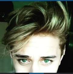 ♥EU ME APAIXONEI POR CADA DETALHE SEU♥
italo seguiu dia 17/03/2016♥♥♥