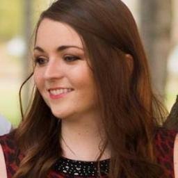 MakeUpByEm9's profile picture. Hi there! my name is Em and I am a makeup addict. I love testing out new products and now I have started reviewing products right here on Twitter! Follow me! ❤️