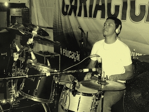 SillasBarcellos's profile picture. Batera - Banda P37