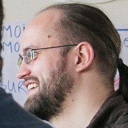 Developer Relations Evangelist @hubraum
GDG co-lead for @Berlindroid.
Thinks he is funny.