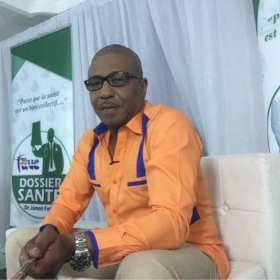 Médecin, Spécialiste en système de santé, Directeur Général de GENESIS, Prof. à la fac. de Médecine et à la FASCH/ UEH Présentateur de l'émission Dossier-Santé.