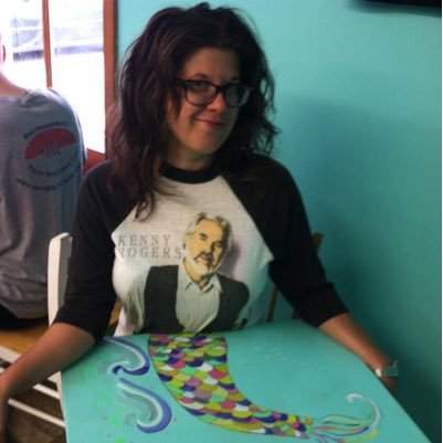 Artist, animator, rattatattatter, liker of neat things especially pinball pickles plants pizza and pez. she/her/they/them Instagram: themollieroth