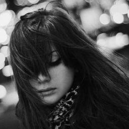 UNszyF8qMYL4vax's profile picture. 