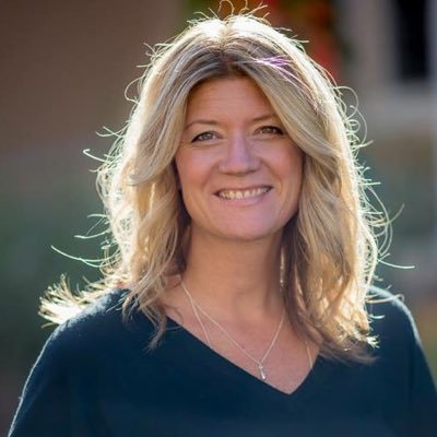 Mom to my kids and yours. Teacher of journalism at Smoky Hill HS - https://t.co/dFcQ5lB4XK, Summit yearbook, NEXT magazine. Lover of all people.