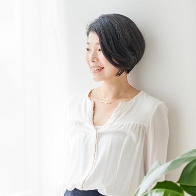 小4高3姉妹の母。京都→滋賀在住。趣味は和裁洋裁&手芸布集め、器集め、調理家電。アジア旅、骨董市、着物、最近は読書も好きです。