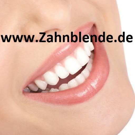 Weisse Zähne durch eine Zahnblende für ein perfektes Aussehen.