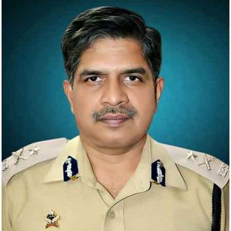 chiranjeev prasad, ips, 1996, spl interest - community policing with focus on stressed farmers of marathwada.