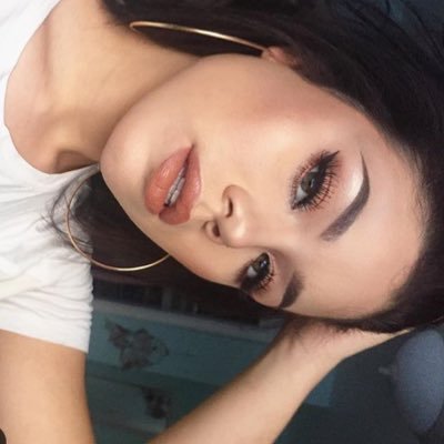 b3ccamarissa's profile picture. Twitter fingers