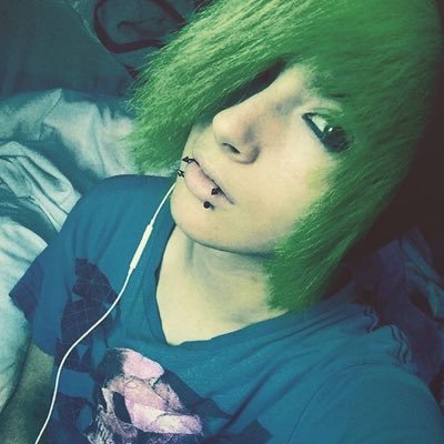 gяєєи(づ ̄ ³ ̄)づ~ ναиѕ (づ。◕‿‿◕。)づ ❝∂αмм ∂αиιєℓ ¢σмιиg вα¢к ωιтн ωнιтє ναиѕ!❞ вαи∂ѕ!!