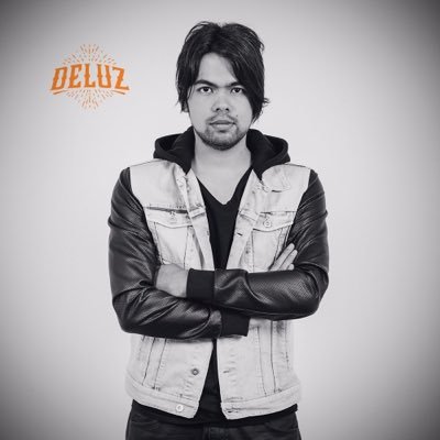 Músico y  productor ganador de un Grammy Latino. Fundador de la banda DeLuz.