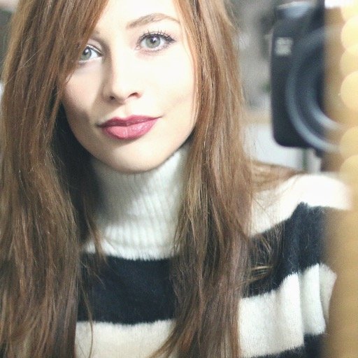 Sistiana's profile picture. Creativa / Youtuber / Vlogger / Cantautrice / Scrittrice di Pensieri / Occhi Verdi and... Coming Soon: The best is yet to come.