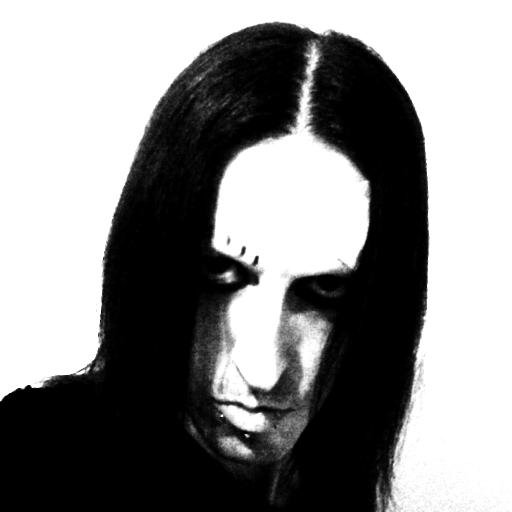 Singer, musician, songwriter in the electrogoth band La Metamorfosi. Art director, promoter and dj at Undead. #Poet!