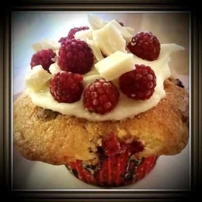 A Sussex Vintage Tea Room & Shopping Emporium. Delicious homemade lunches & cake, served on pretty china. 'Local Fairtrade & Homemade' is our motto