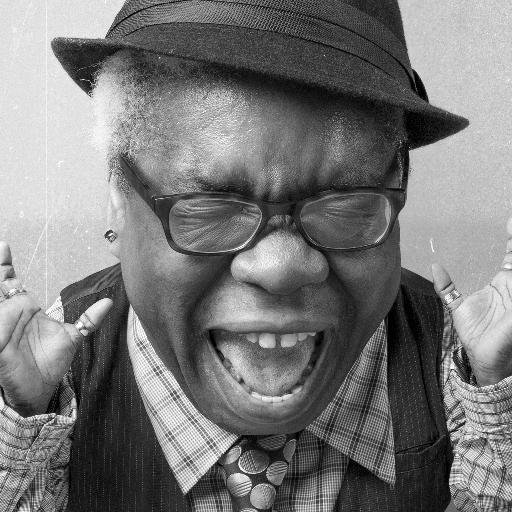 papascandy's profile picture. Programador, geek.