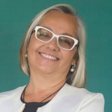 Dra. em Comunicação e Semiótica pela PUC-SP, pesquisadora do Mestrado em Políticas Públicas da UMC e no mestrado em Habitação e Planejamento do IPT-SP