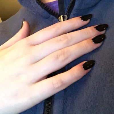 Failing at life but succeeding at nails since 2015        I got my YouTube channel started https://t.co/jA1XmTNO8S stay tuned!