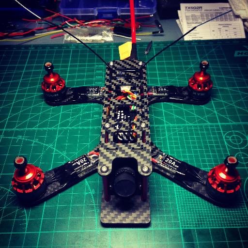 FPV Passionate. Quad racer and all drone technology. Vaping since 3+ years. Quit smoking on 12/12/12 :)