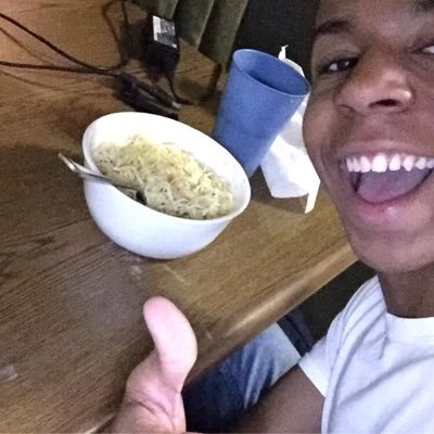 spoop_logg's profile picture. yknow