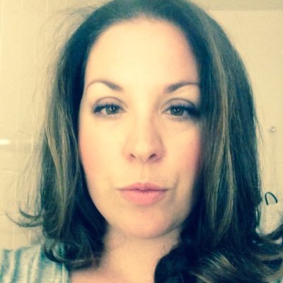 Wife, stepmom, dog mom, Aries. Sales and retail exec by day, news junkie by night. Notre Dame and Kellogg alum. GO IRISH!! ☘