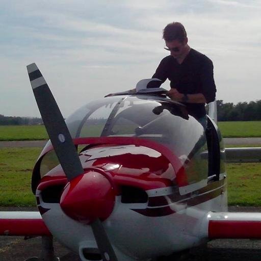 Seeryos's profile picture. Chef de projet Web et Mobile.  Membre @Sosherz_, pilote privé PPL.