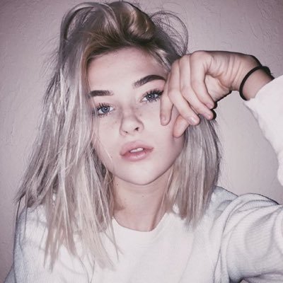 FOLLOW @smileofwilk BC SHE GAVES YOU A FREE FOLLOW ✨