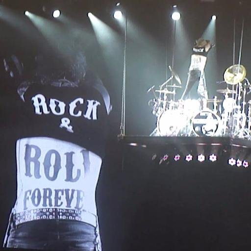 ROCK & ROLL FOREVER!!!!! FOR THOSE WHO KEEPS TRYING TO MAKE THEIR LIVES ROCK! \m/