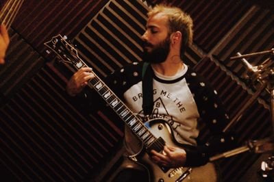 Guitarist of Vital Signs. https://t.co/n7b4dIEXCi • https://t.co/nxkpddp7FL • https://t.co/wrMb2wAWmA • https://t.co/SpUWlCuKlx