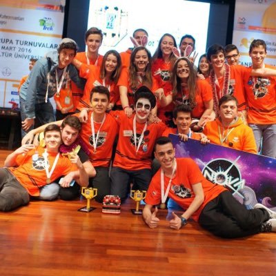 Bahçeşehir Koleji Anadolu Lisesi 2015-2016 FLL Takımı