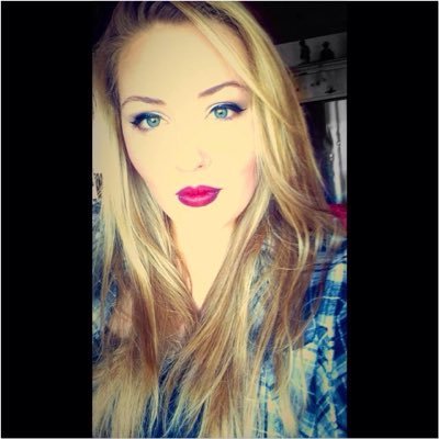 artisticangel94's profile picture. 21, art student