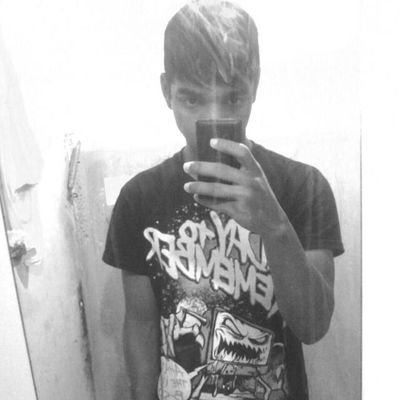 igumalik's profile picture. um garoto diferente