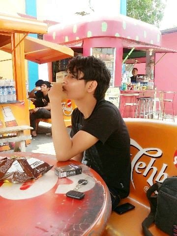 RiskySangky's profile picture. terlempar jauh hatiku..adakah jalan untukku..jalan yg lurus menggapai hatimu