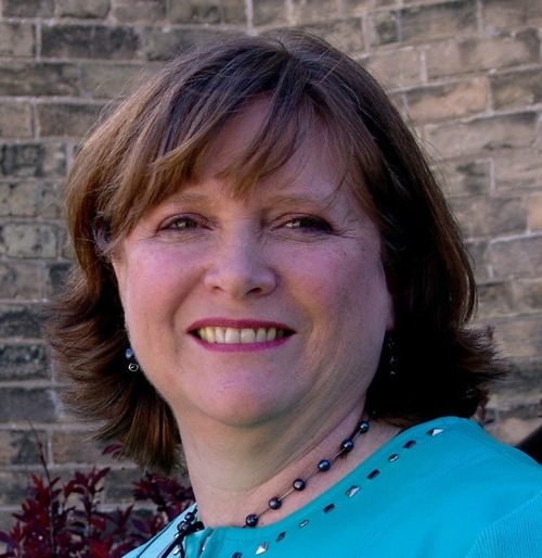 CarAdvice4Women's profile picture. Speaker/Author/Publisher/Crafter/Provider of Healthy Chocolate, Safety for Women, Our Books = Movies About Women, Weddings & Christmas + Car Advice For Women.