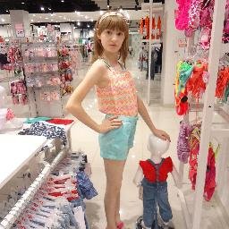 UDqt618lHPADUOf's profile picture. люблю смотреть   дневники вампира  , древние , кухня , магазина , воронины  моя  самая любимая подруга это Катя и моя сестра Саша