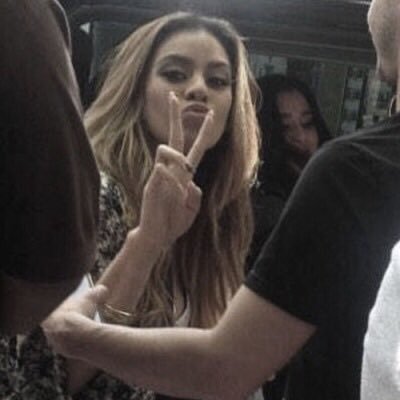 dinahhonestly's profile picture. 