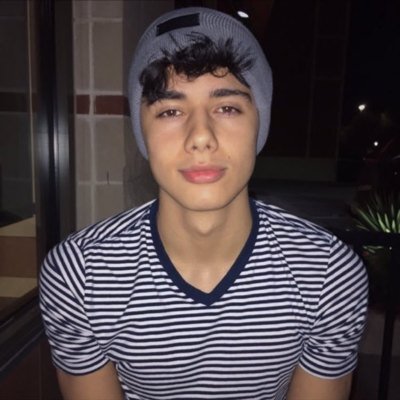 Yanrpgld's profile picture. Me, Myself & Yan.