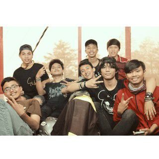 AnjasFitiro's profile picture. 19.02.1997 | 
selalu ada pilihan dalam hidup dan aku akan pilih yang terbaik diantara yang terbaik ;)...