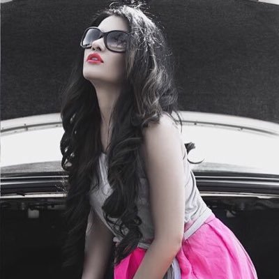 Khushi61699249's profile picture.