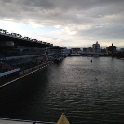 cnext_lb's profile picture. 竹本樹( @cross_next )のCROSSNEXTではない活動。期間によって活動内容が変わります。ただいま、5/22の「巨乳女子トークセミナー」の告知アカウントとして活動しております！