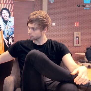 lostvapors's profile picture. 