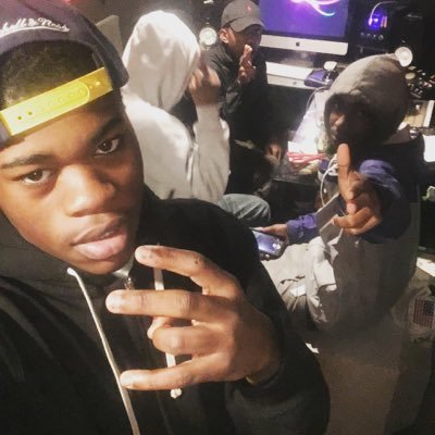 dm me fa dem features!!GMC!!#FREESNAP!!#FREEMOOK!! born broke but Ima die rich fb:GMC KIZZY SC:GMC_kizzy IG:GMC_KIZZY_
