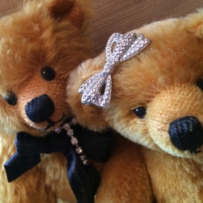 Tedsandtreasure's profile picture. Addicted to Bears, Vintage Jewellery and Accessories