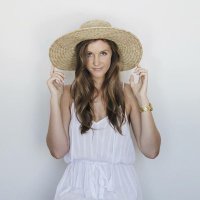 Meg Carrie (@heymegcarrie) Twitter profile photo