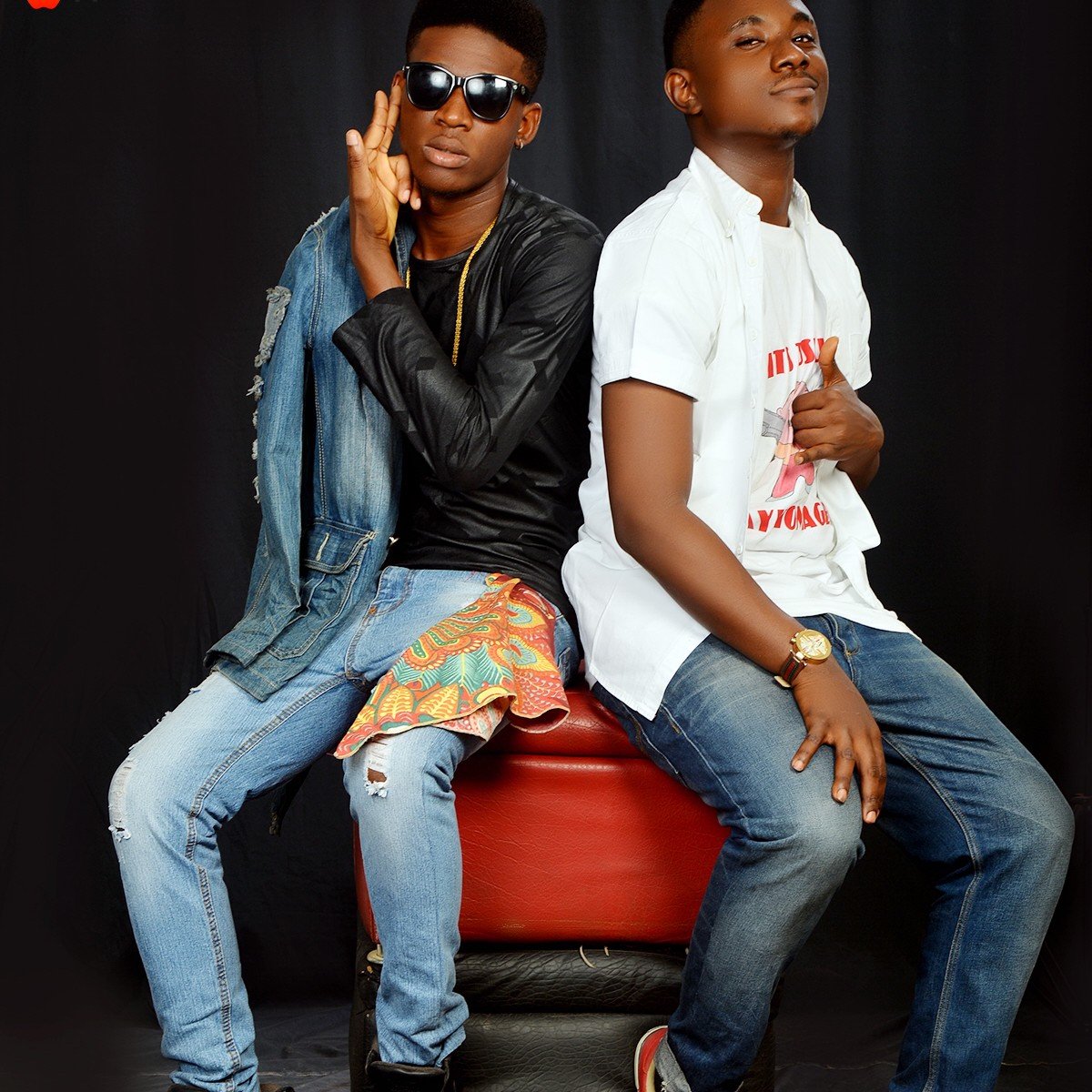 YUNGMILL LOVER OF LIMA PPLE.(TEMA)......IZ A YUNG RAPPER..A 300L MASSCOMMUNICATION STUDENT OF UNIZIK...D Last ov 3........NO RECORD DEALS YET..08106874003...