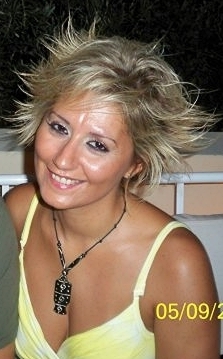 Deniseif's profile picture. 🌲Lebanese born Amsterdammer🚲. Digital marketer, an avid baker 👩‍🍳 & I’d like to think that I’m an ok cook too! 😉 oh and #ForzaJuve ⚪️⚫️