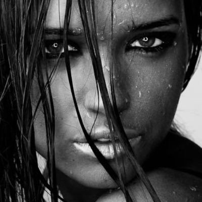 Skin_Police's profile picture. Guilty for RESPECTING MY #SKIN!!!....Busted. Our products 100% #NATURAL #VEGAN #BEAUTY #Organic #Fruit & #Plant. No hidden baddies! ~SEND YOUR SKIN TO PARADISE~